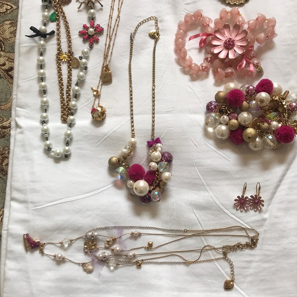 All sets - Picture 3 of 6